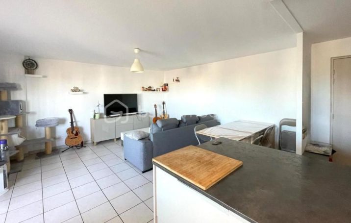 A louer APPARTEMENT T3 66 M2 BORD DE MER SETE