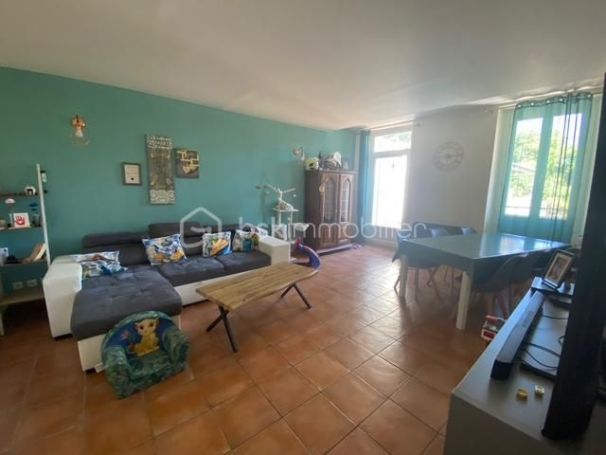A louer APPARTEMENT T4 106 M2 TERRASSE  SIGNES