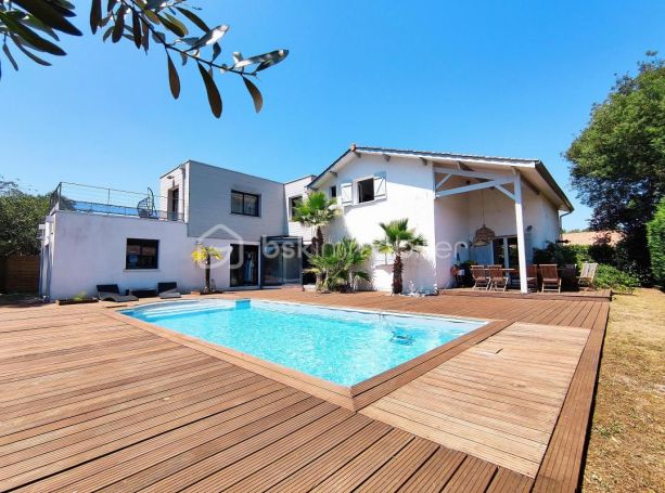 A louer MAISON  CONTEMPORAINE BORD DE MER GUJAN MESTRAS