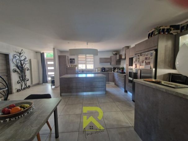 A louer MAISON  5 PIECES 160 M2  BESSAN