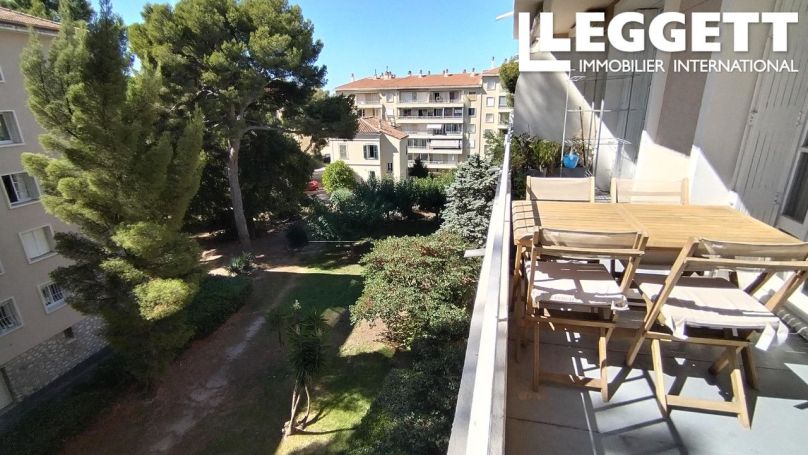 A louer APPARTEMENT T5 86 M2 BORD DE MER TOULON