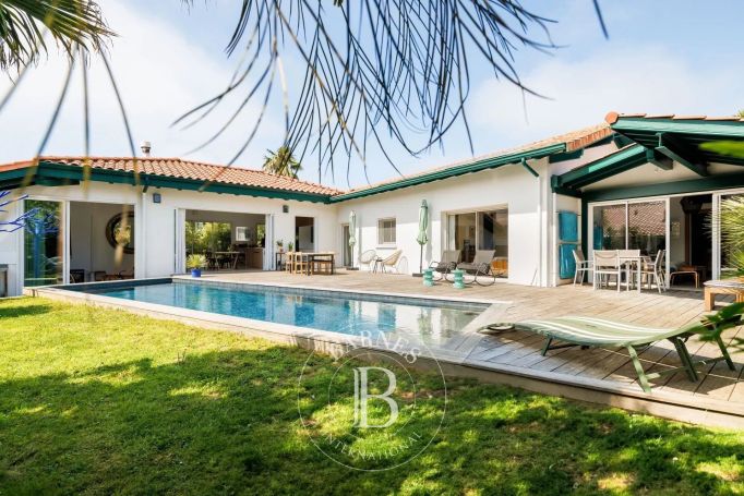 A vendre MAISON 6 PIECES PROCHE PLAGE ET VILLAGE 6 PIECES BIDART