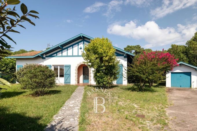 A vendre CHARMANTE MAISON 200 M² A RENOVER ANGLET BLANPIGNON