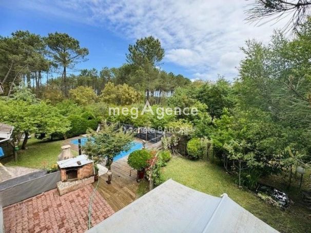 A louer MAISON  6 PIECES 175 M2 BORD DE MER MESSANGES
