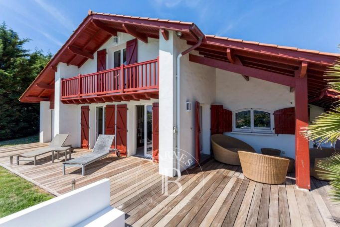 A vendre BELLE MAISON 7 PIECES PLAGE A PIEDS BIDART