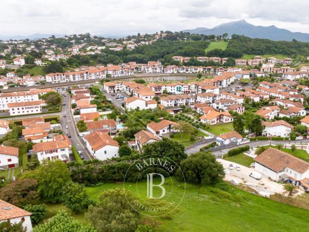A vendre TERRAIN CONSTRUCTIBLE 925 M² URRUGNE PLAGE DE SOCOA / PROCHE SAINT JEAN DE LUZ