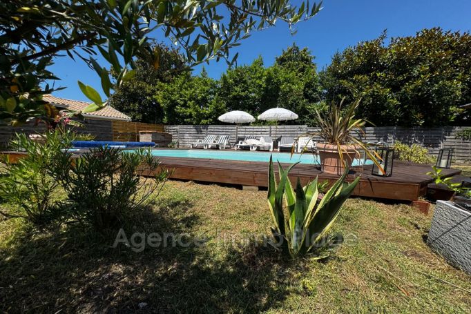 A vendre MAISON  6 PIECES 140 M2 BORD DE MER HOURTIN