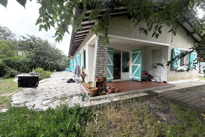 A vendre MAISON  3 PIECES 75 M2 BORD DE MER SOULAC SUR MER