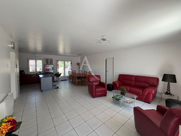 A vendre MAISON  4 PIECES 93 M2 BORD DE MER LONGEVILLE SUR MER