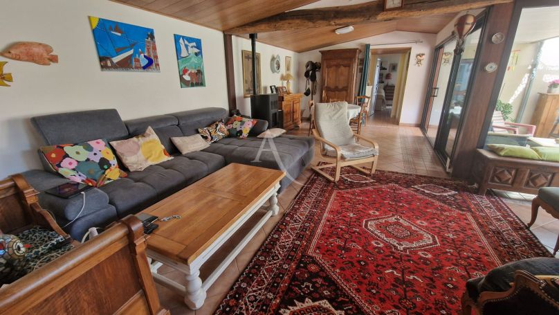 A vendre MAISON  6 PIECES 146 M2  GROSBREUIL