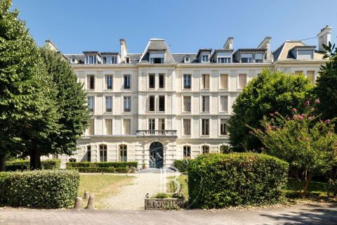 A vendre BEL APPARTEMENT T4 ENTRE SAINT-CHARLES ET LE CENTRE-VILLE BIARRITZ