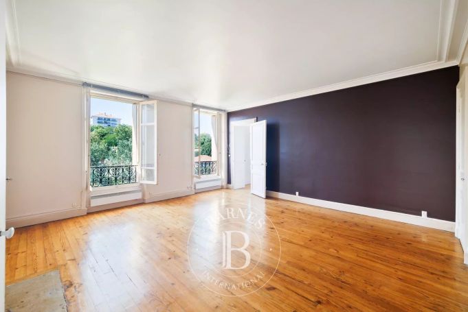 A vendre BEL APPARTEMENT T4  ENTRE SAINT-CHARLES ET LE CENTRE-VILLE  BIARRITZ