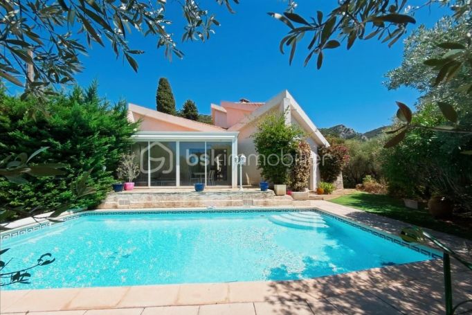 A louer MAISON  5 PIECES 176 M2 BORD DE MER TOULON