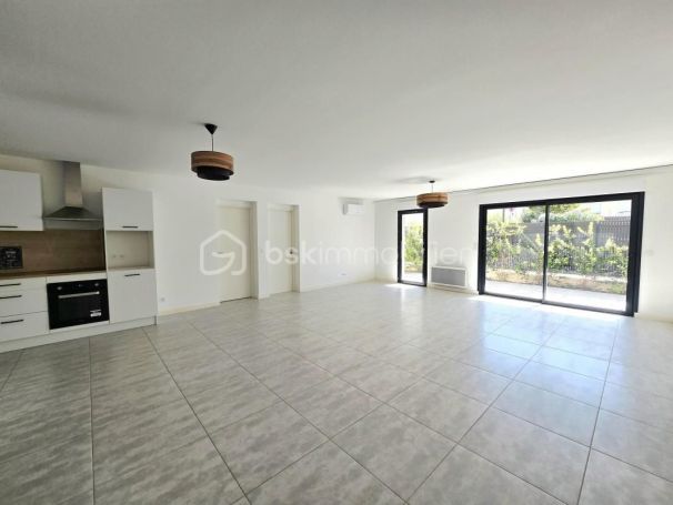 A louer APPARTEMENT DE PRESTIGE T4 118 M2 TERRASSE BORD DE MER FRONTIGNAN