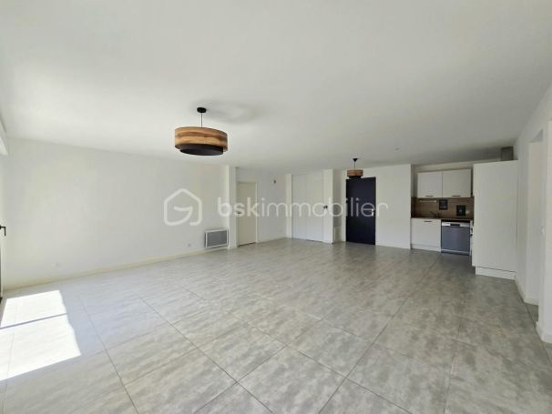 A louer APPARTEMENT DE PRESTIGE T4 118 M2 TERRASSE BORD DE MER FRONTIGNAN