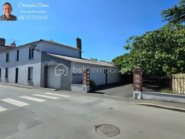 A vendre MAISON  DE MAîTRE  BEAUREPAIRE