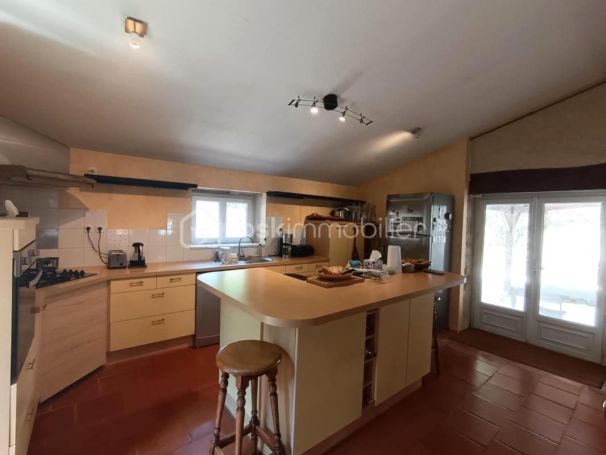 A louer LONGèRE  10 PIECES 294 M2  VERAC