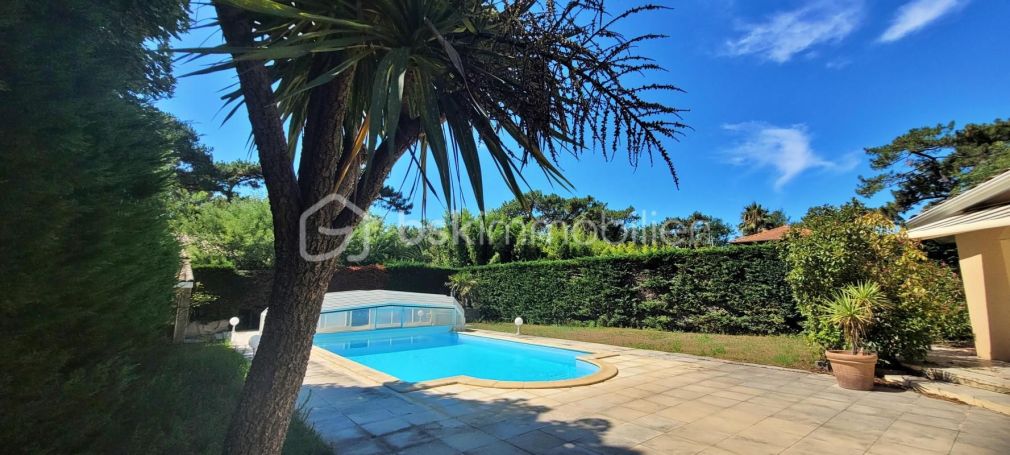 A louer MAISON  7 PIECES 185 M2 BORD DE MER LEGE CAP FERRET