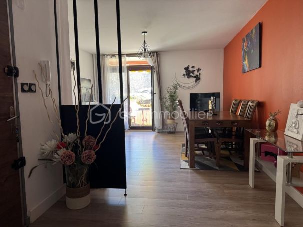 A louer APPARTEMENT T4 72 M2 BORD DE MER LA SEYNE SUR MER