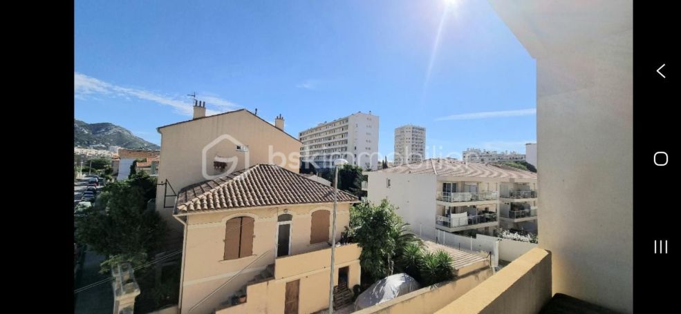 A louer APPARTEMENT T2 37 M2 TERRASSE BORD DE MER TOULON