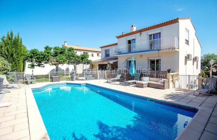 A louer MAISON  6 PIECES 183 M2 BORD DE MER POUSSAN