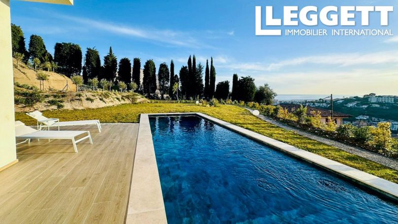 A louer MAISON  CONTEMPORAINE BORD DE MER NICE