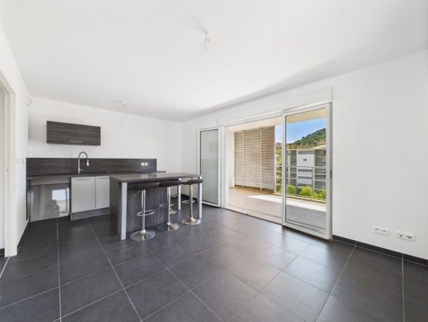 A louer APPARTEMENT T2 44 M2 TERRASSE BORD DE MER SARROLA CARCOPINO