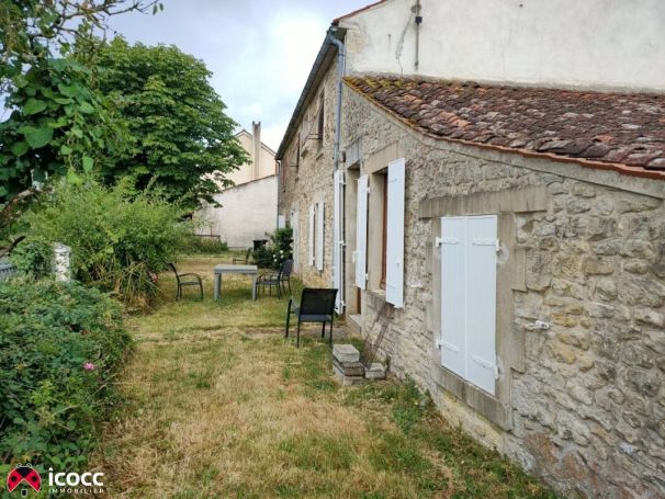 A vendre GîTE  SAINT LAURENT DE LA SALLE