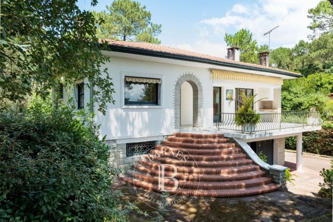 A vendre  MAISON DES ANNEES 60 PROCHE DU GOLF 6 PIECES HOSSEGOR
