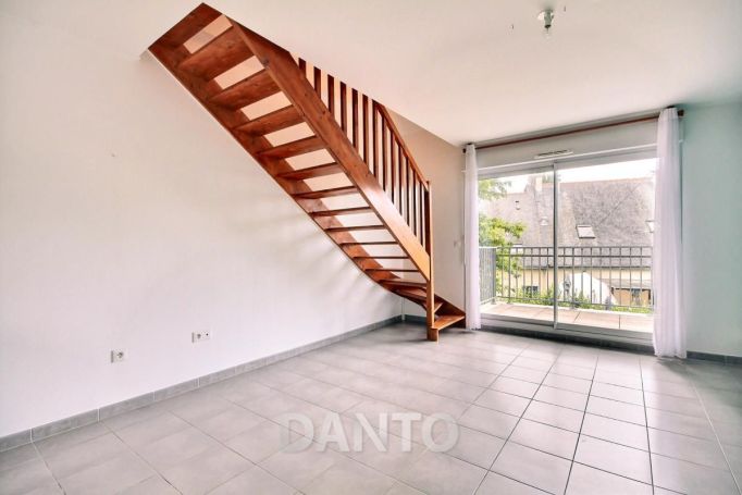 A louer APPARTEMENT DUPLEX T3 53 M2 TERRASSE BORD DE MER LA BAULE ESCOUBLAC