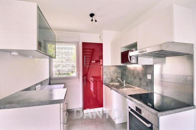 A louer APPARTEMENT DUPLEX T3 53 M2 TERRASSE BORD DE MER LA BAULE ESCOUBLAC