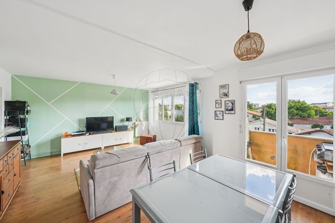 A louer APPARTEMENT T5 80 M2  MERIGNAC