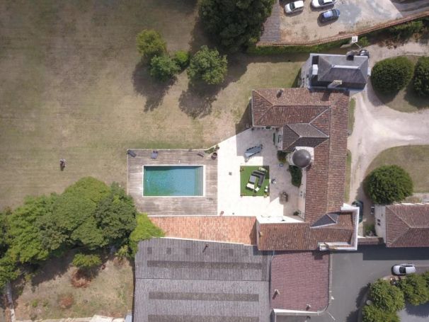 A louer MAISON  DE MAîTRE  SAINT JULIEN DE L ESCAP