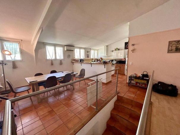 A louer APPARTEMENT T5 149 M2 BORD DE MER GRIMAUD