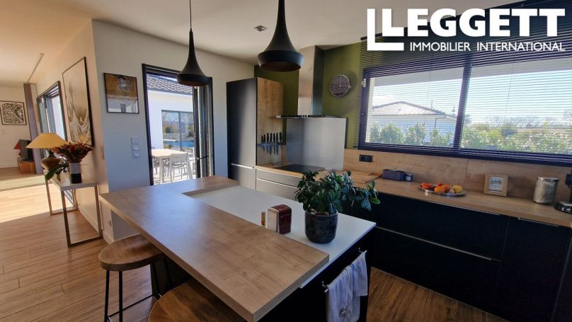 A louer MAISON  5 PIECES 138 M2  POMPIGNAC