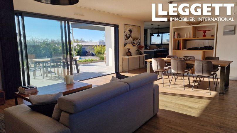 A louer MAISON  5 PIECES 138 M2  POMPIGNAC