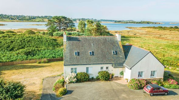 Grande Maison 8 pieces  vue mer sur l'ile grande PLEUMEUR BODOU