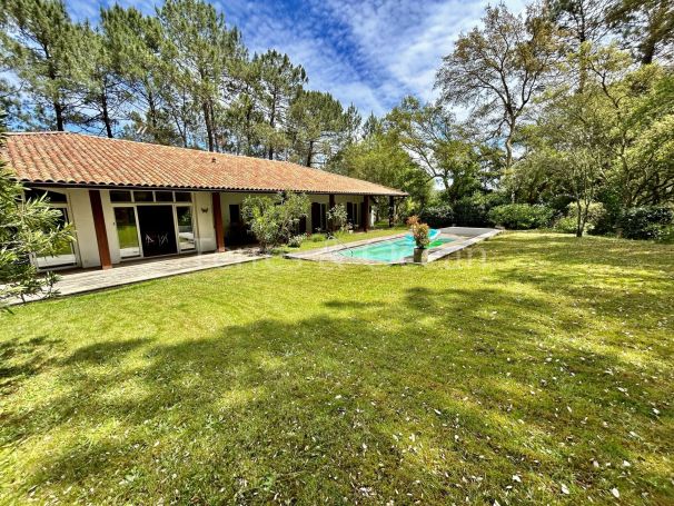 A vendre MAISON  7 PIECES 223 M2 BORD DE MER SEIGNOSSE
