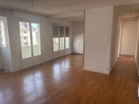 A louer APPARTEMENT T5 91 M2  LISIEUX