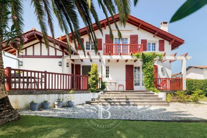 A vendre MAISON DE CHARME 200 M² renovee ciboure