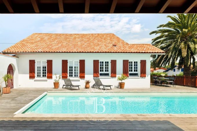 A vendre MAISON DE CHARME 200 M² renovee ciboure