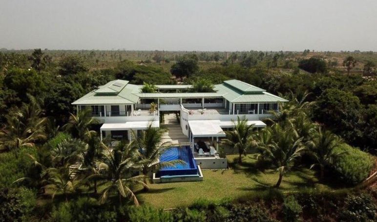 A vendre Somptueuse Propriété pieds dans l’eau sur une baie préservée Baie de Boucotte Cap skirring Sénégal