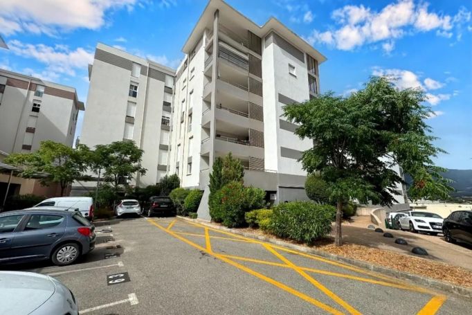 A louer APPARTEMENT T2 44 M2 TERRASSE BORD DE MER SARROLA CARCOPINO