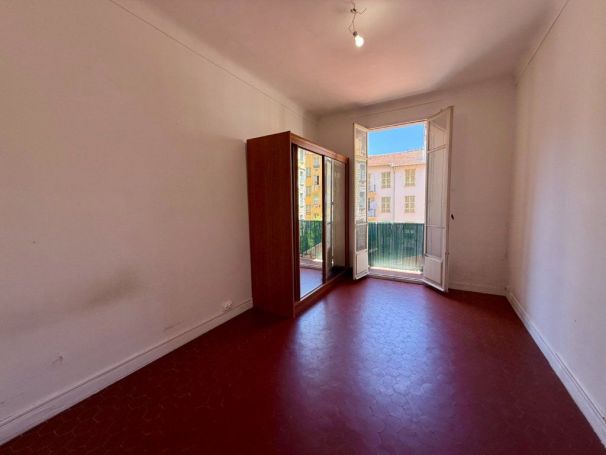 A louer APPARTEMENT T2 53 M2 BORD DE MER NICE