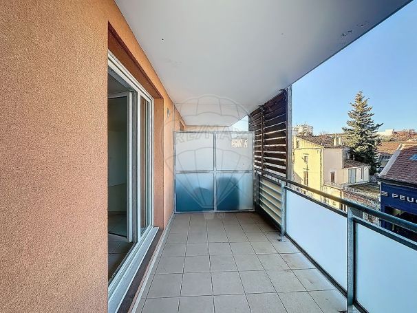 A louer APPARTEMENT T2 43 M2 TERRASSE  NIMES