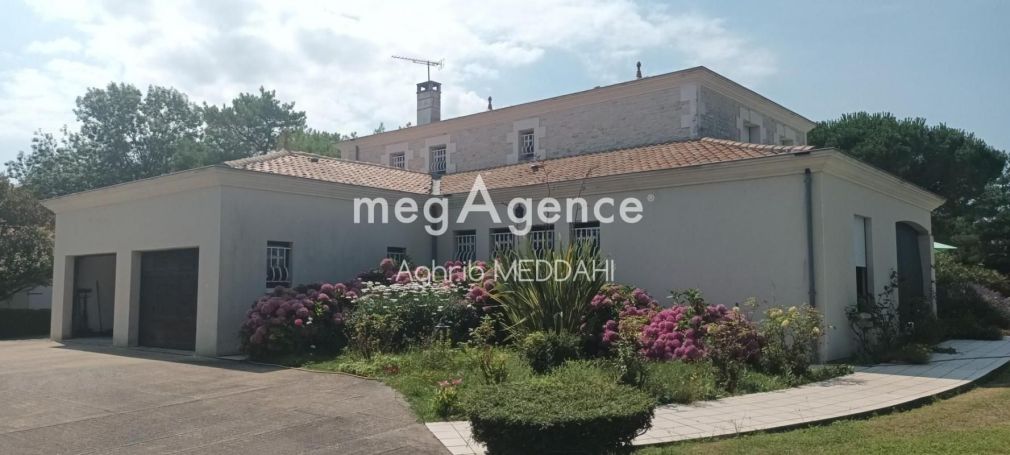 A louer MAISON  DE MAîTRE  MEDIS