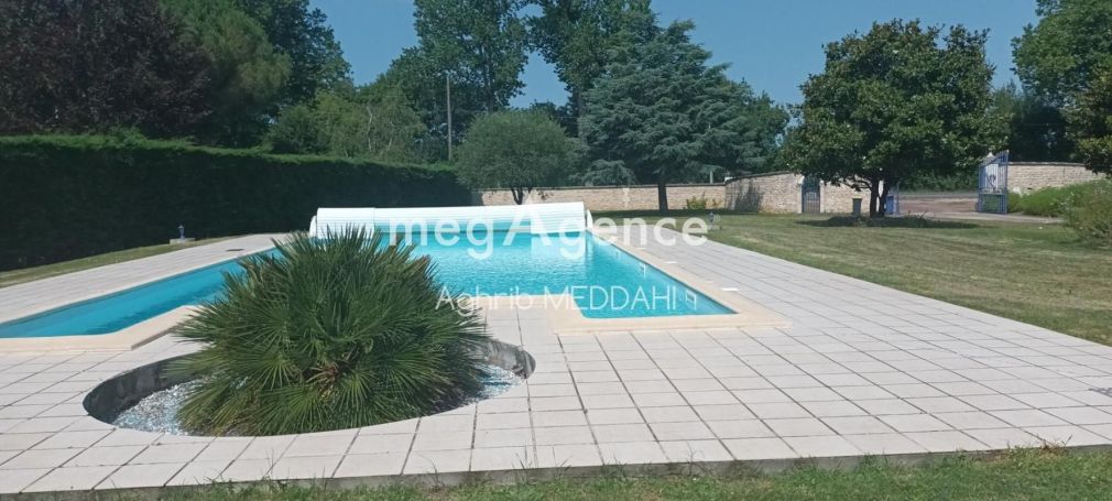 A louer MAISON  DE MAîTRE  MEDIS