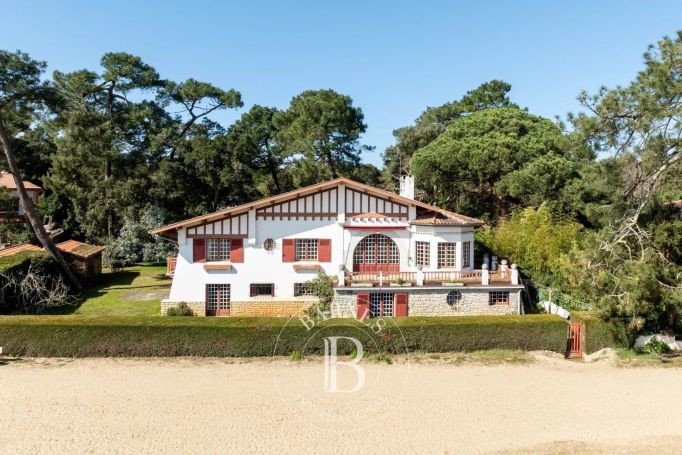 A vendre VILLA 279 M² VUE LAC HOSSEGOR