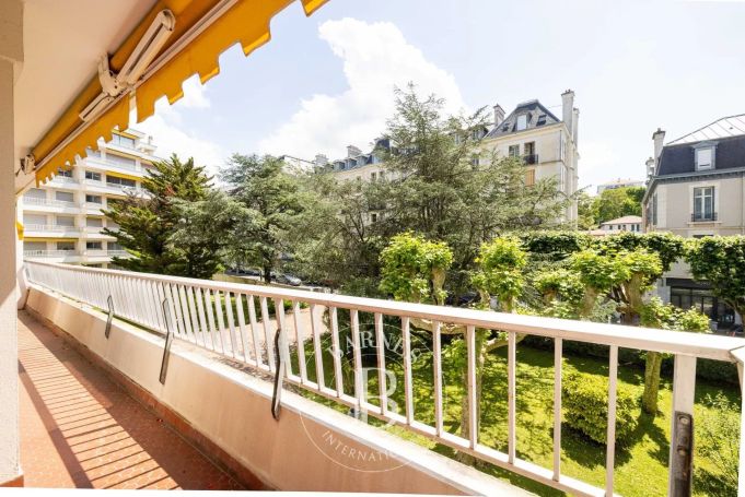 A vendre APPARTEMENT T4 108 M² QUARTIER SAINT CHARLES BIARRITZ