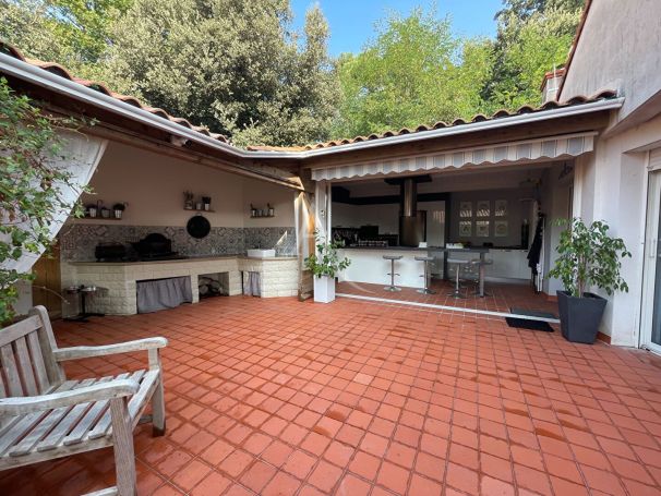 A vendre MAISON  12 PIECES 220 M2 BORD DE MER JARD SUR MER